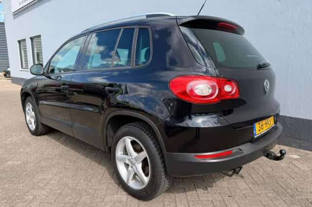 Volkswagen Tiguan (2009) thumbnail 4