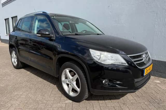 Volkswagen Tiguan (2009) thumbnail 5