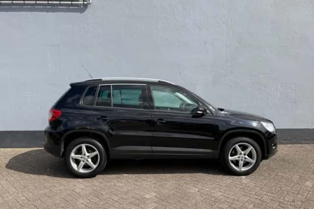 Volkswagen Tiguan (2009) thumbnail 6