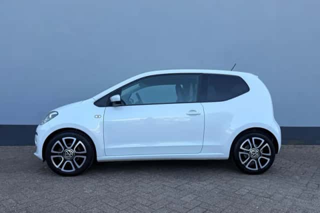 Volkswagen Up! (2014) thumbnail 2