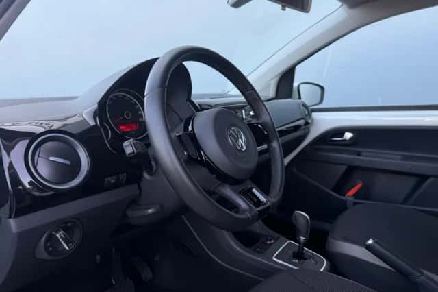 Volkswagen Up! (2014) thumbnail 9