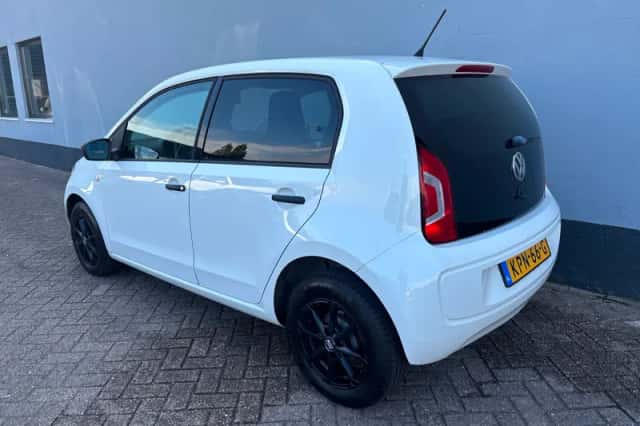 Volkswagen Up! (2015) thumbnail 3