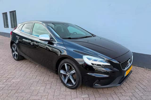 Volvo V40 (2016) thumbnail 5