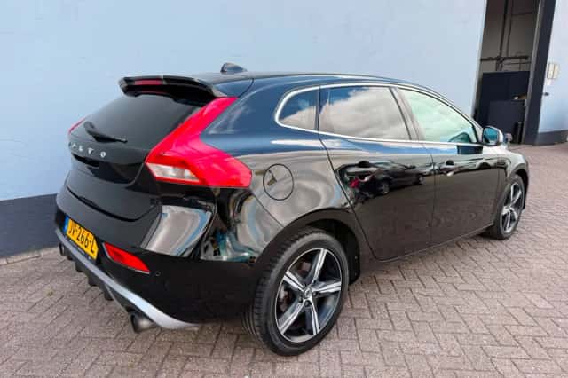 Volvo V40 (2016) thumbnail 6