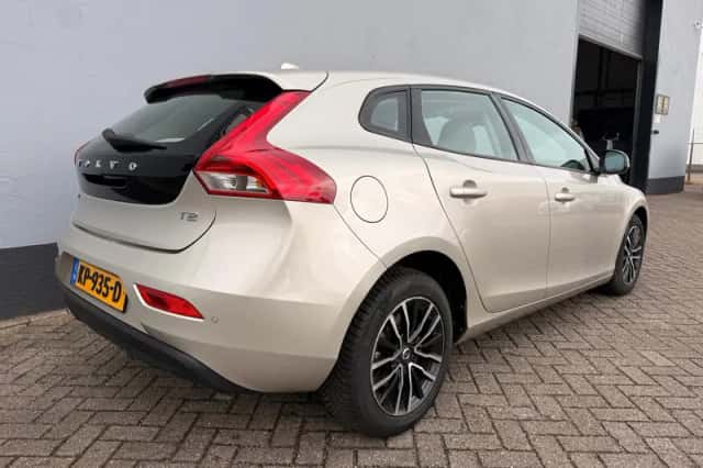 Volvo V40 (2016) thumbnail 6