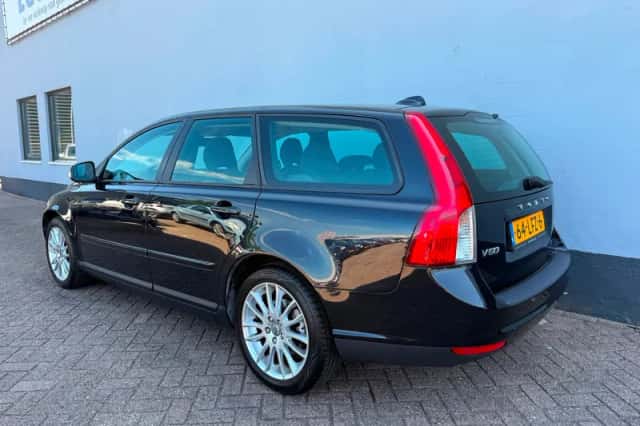Volvo V50 (2010) thumbnail 3