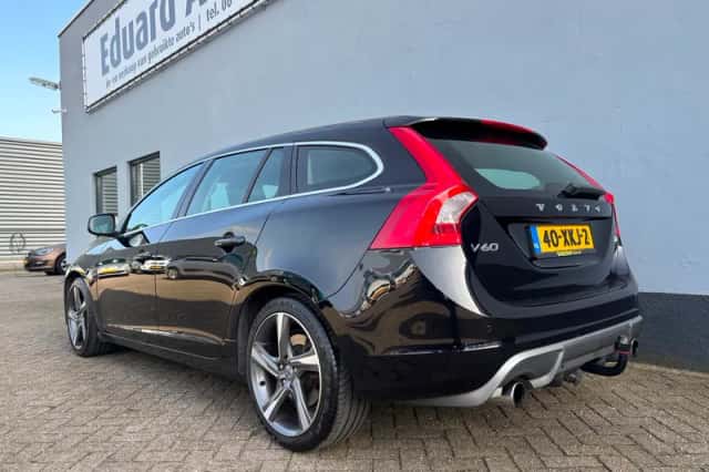 Volvo V60 (2012) thumbnail 3
