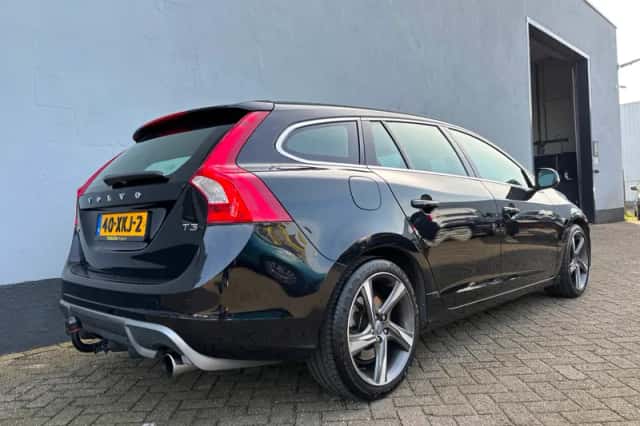 Volvo V60 (2012) thumbnail 6