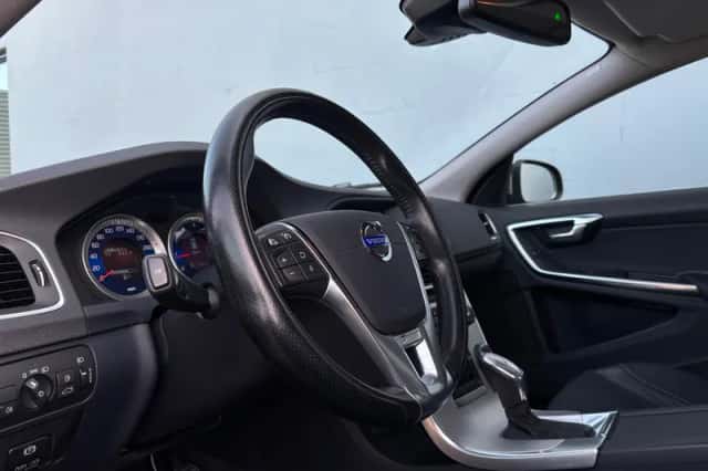 Volvo V60 (2012) thumbnail 9