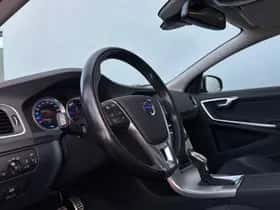 Volvo V60 (2012) thumbnail 9