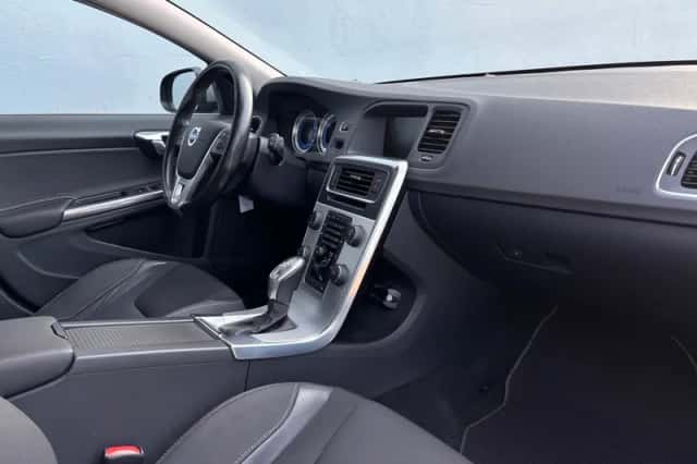 Volvo V60 (2012) thumbnail 10