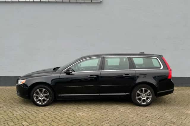 Volvo V70 (2011) thumbnail 2
