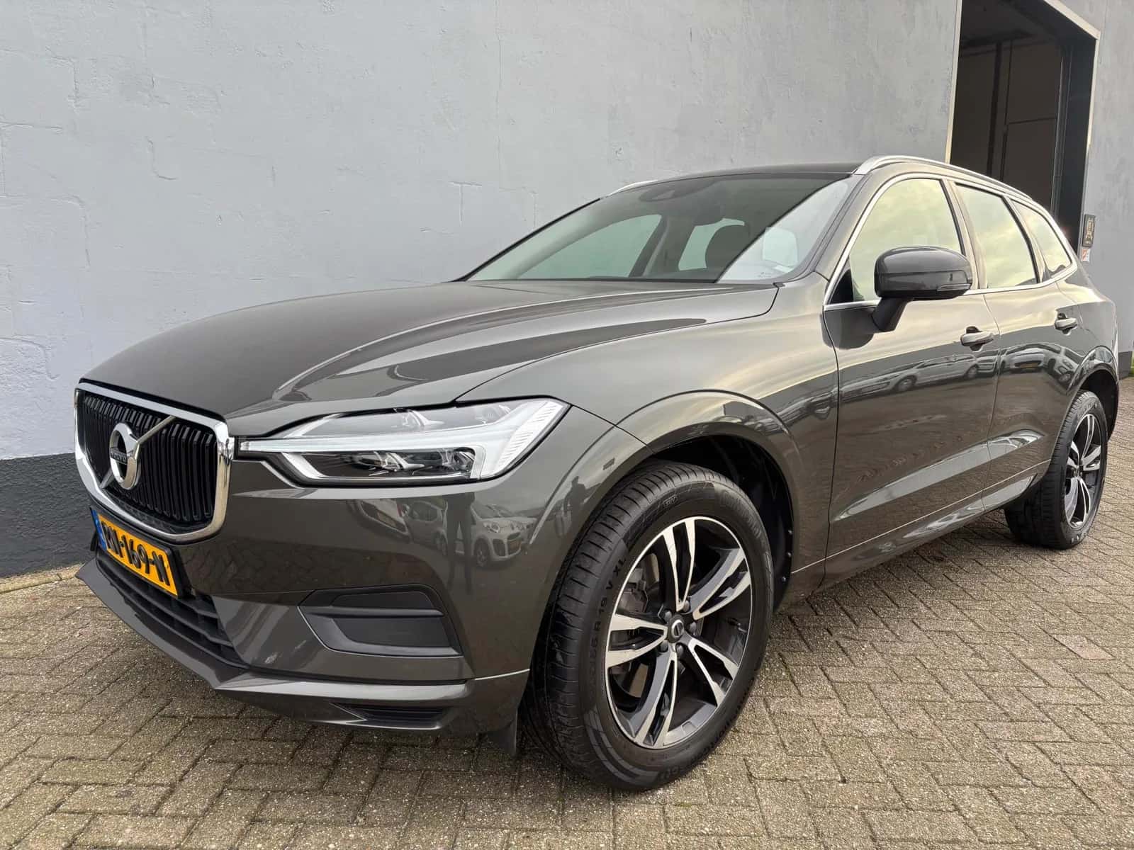 Volvo XC60 (2018) — foto 1