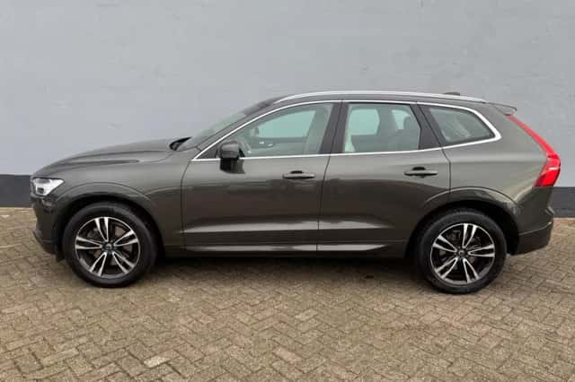 Volvo XC60 (2018) thumbnail 3