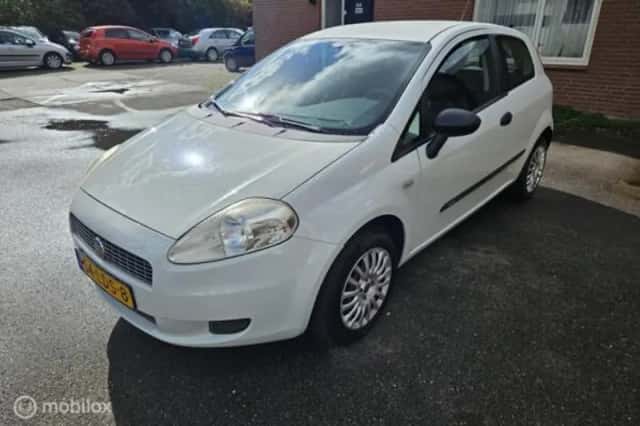 Fiat Grande (2010) thumbnail 1