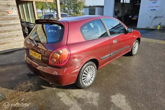 Nissan Almera (2005) thumbnail 5