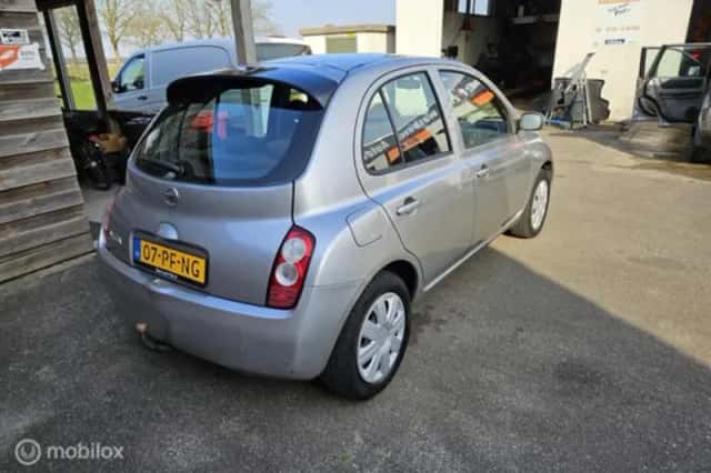 Nissan Micra (2004) thumbnail 5