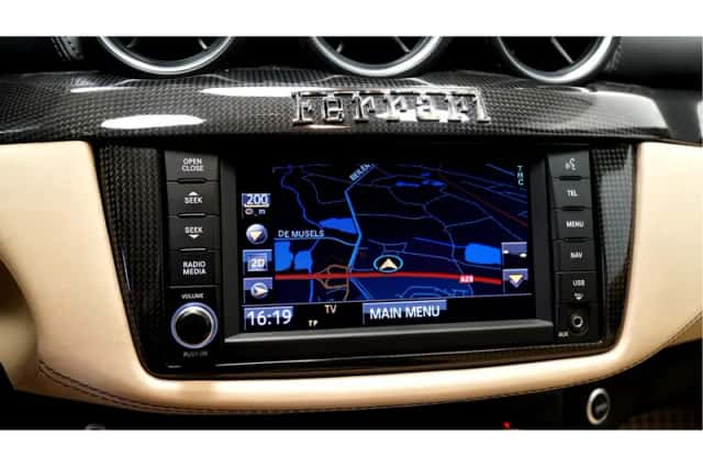 Ferrari FF (2014) thumbnail 6