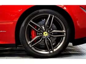 Ferrari FF (2014) thumbnail 9