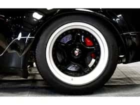 Porsche 911 (1976) thumbnail 9