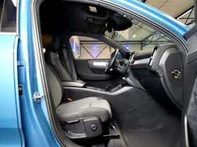 Volvo XC40 (2022) thumbnail 4