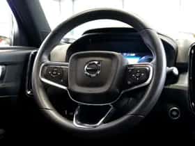 Volvo XC40 (2022) thumbnail 10