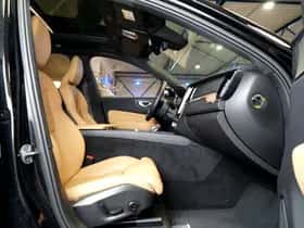 Volvo XC60 (2023) thumbnail 2