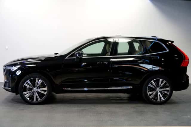 Volvo XC60 (2023) thumbnail 3