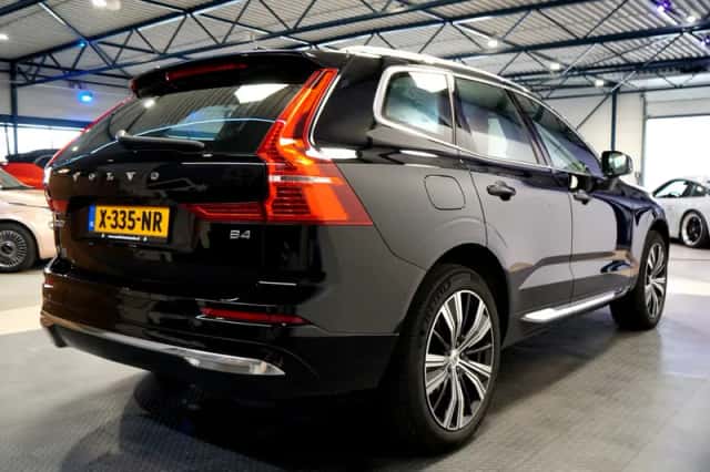 Volvo XC60 (2023) thumbnail 5