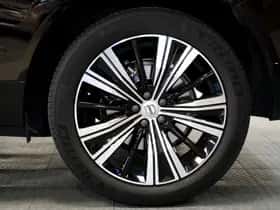 Volvo XC60 (2023) thumbnail 9