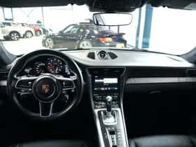 Porsche 911 (2017) thumbnail 2