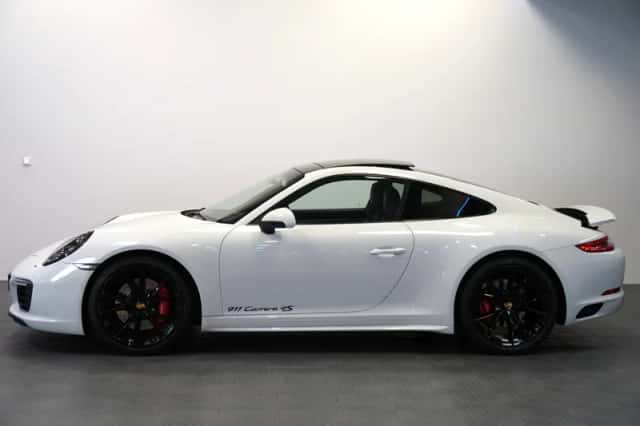 Porsche 911 (2017) thumbnail 3