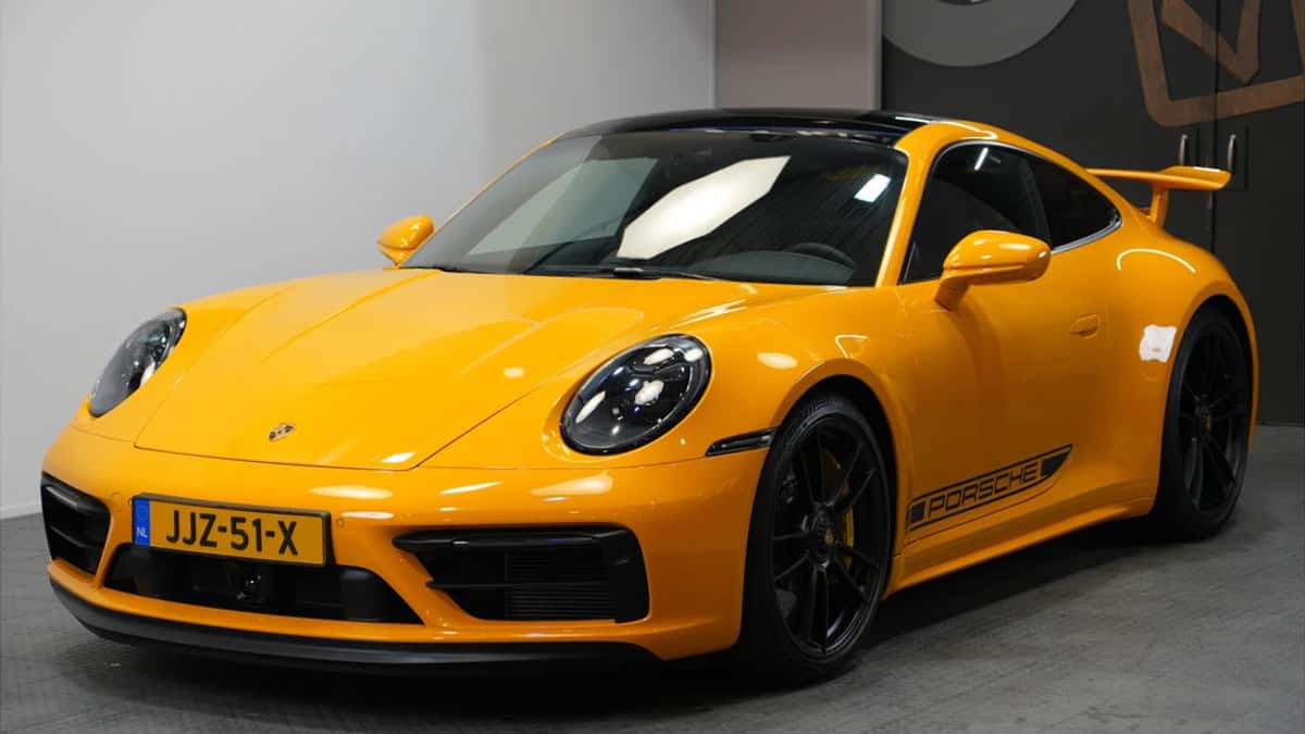 Porsche 911 (2023) — foto 1