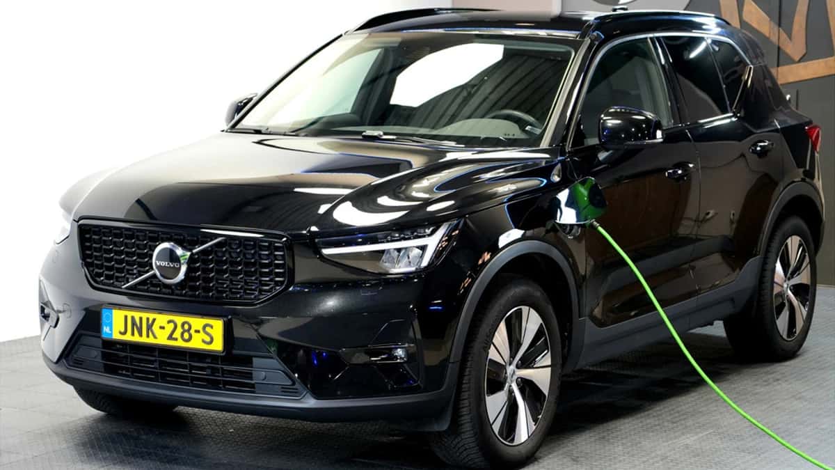 Volvo XC40 (2023) — foto 1