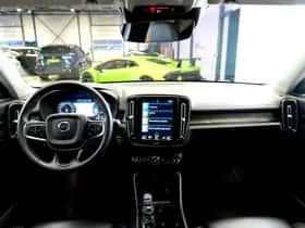 Volvo XC40 (2023) thumbnail 2