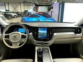 Volvo XC60 (2021) thumbnail 2