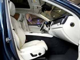 Volvo XC60 (2021) thumbnail 4