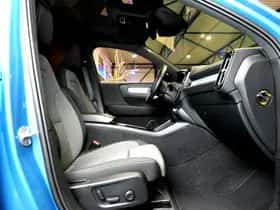 Volvo XC40 (2023) thumbnail 4
