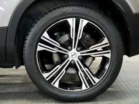 Volvo XC40 (2021) thumbnail 9