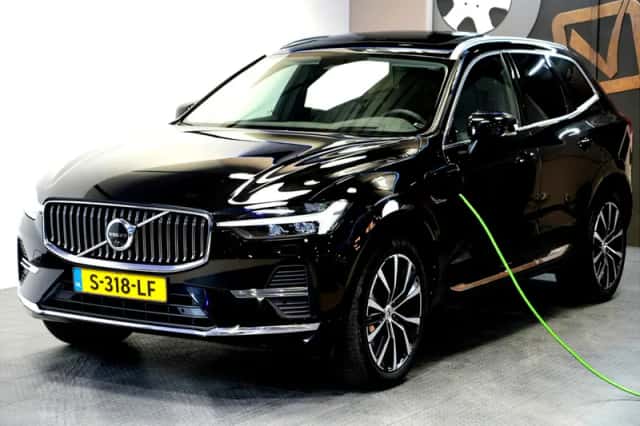 Volvo XC60 (2023) thumbnail 1
