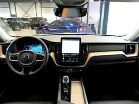 Volvo XC60 (2025) thumbnail 2