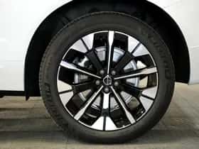 Volvo XC60 (2025) thumbnail 9