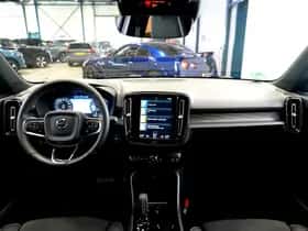Volvo XC40 (2021) thumbnail 2