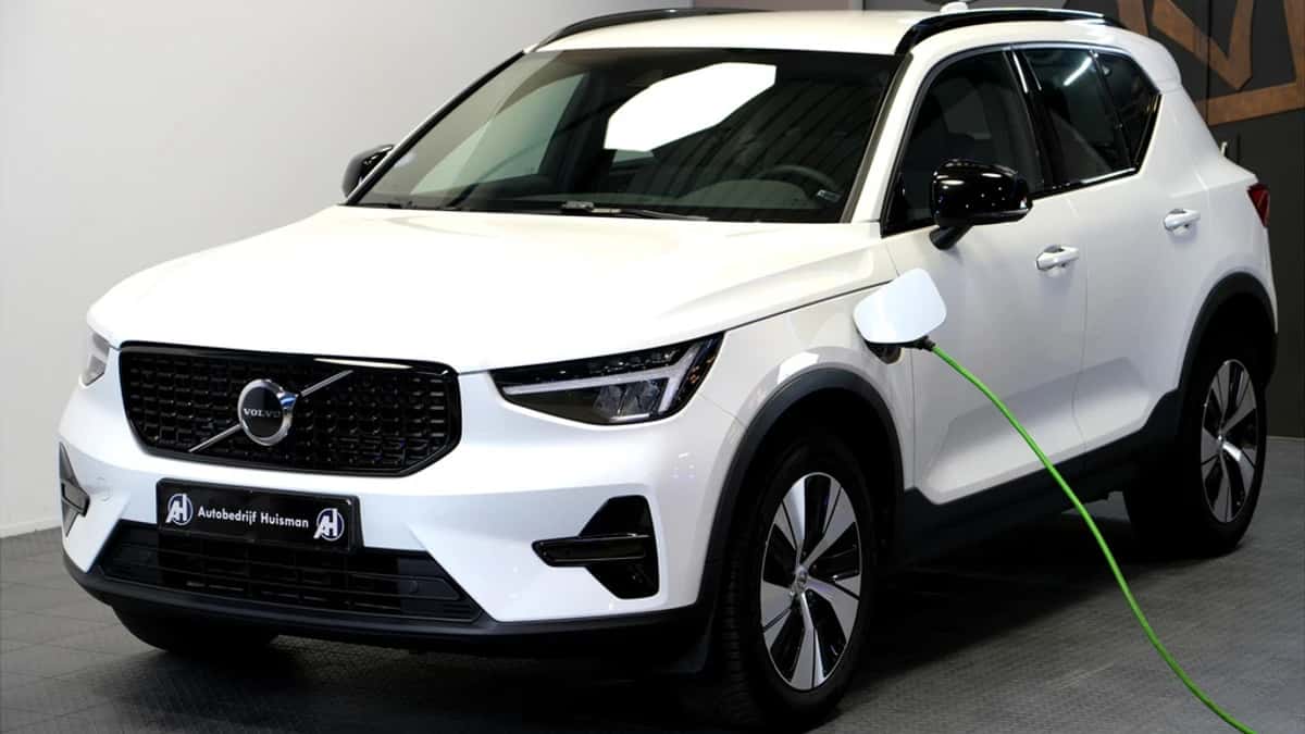 Volvo XC40 (2022) — foto 1