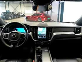 Volvo XC60 (2022) thumbnail 2