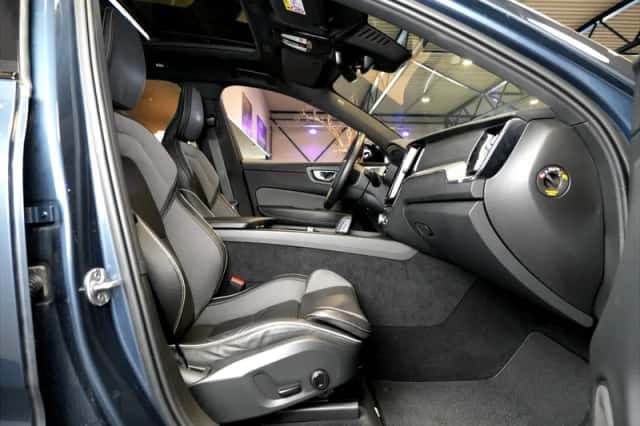 Volvo XC60 (2022) thumbnail 4