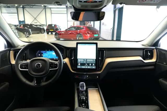 Volvo XC60 (2026) thumbnail 2