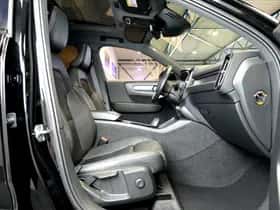 Volvo XC40 (2021) thumbnail 4