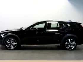 Volvo V60 (2021) thumbnail 3