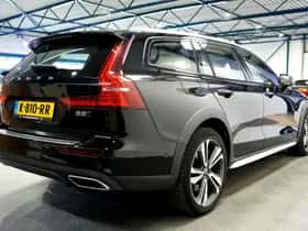 Volvo V60 (2021) thumbnail 5